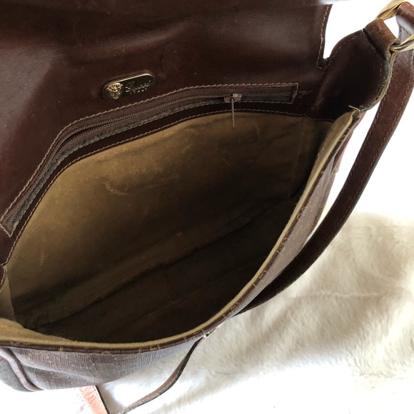 Gucci Vintage Micro GG Monogram Crossbody Bag - Picture 14 of 16